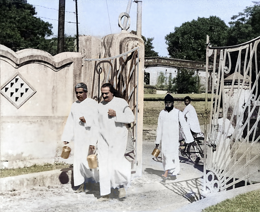 begging  during the New Life, with Adi Sr. and Babadas 25 November 1949