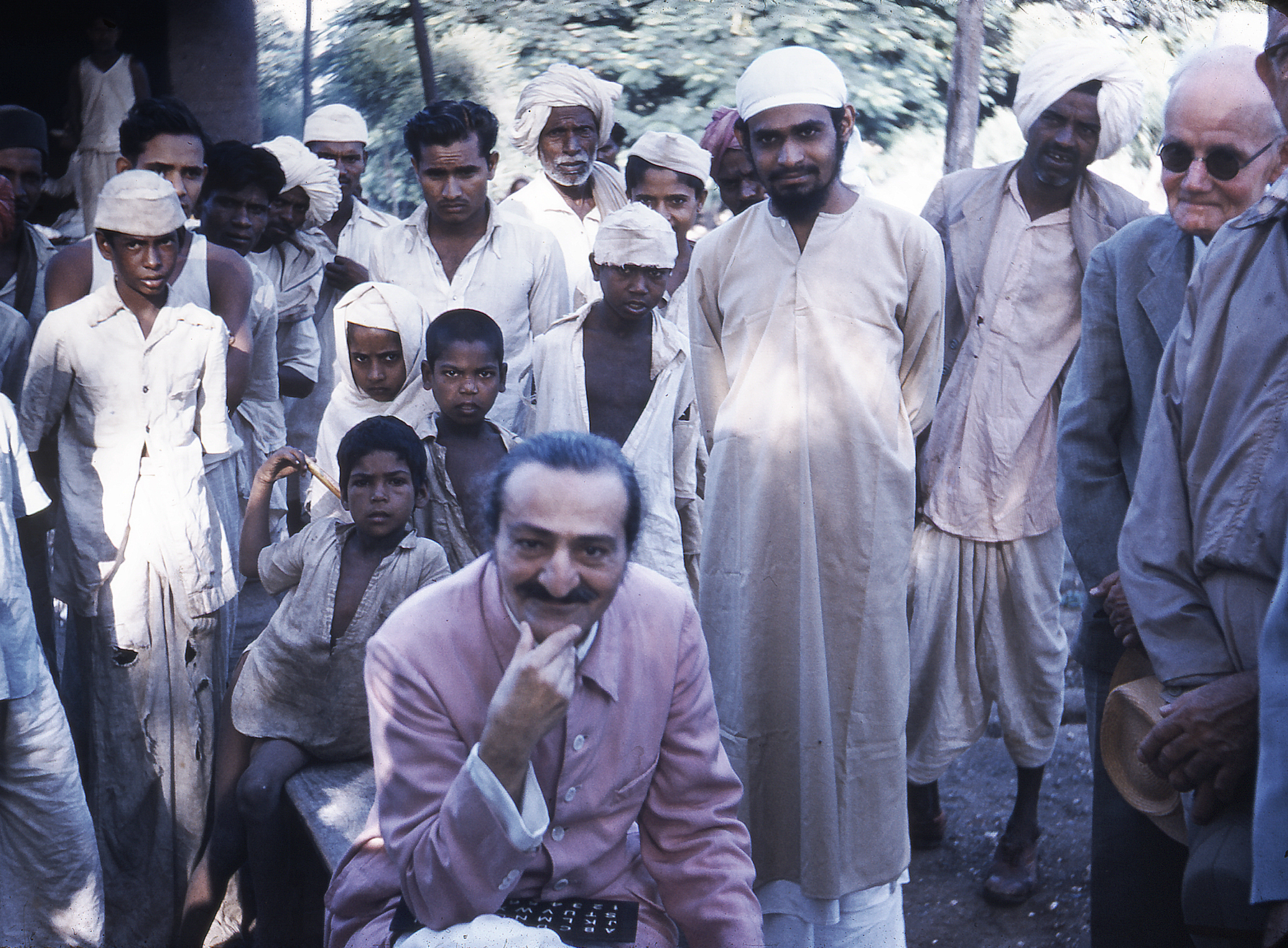 Rahuri, 20 September 1954 Krishnaji (center), Will Backett (right)