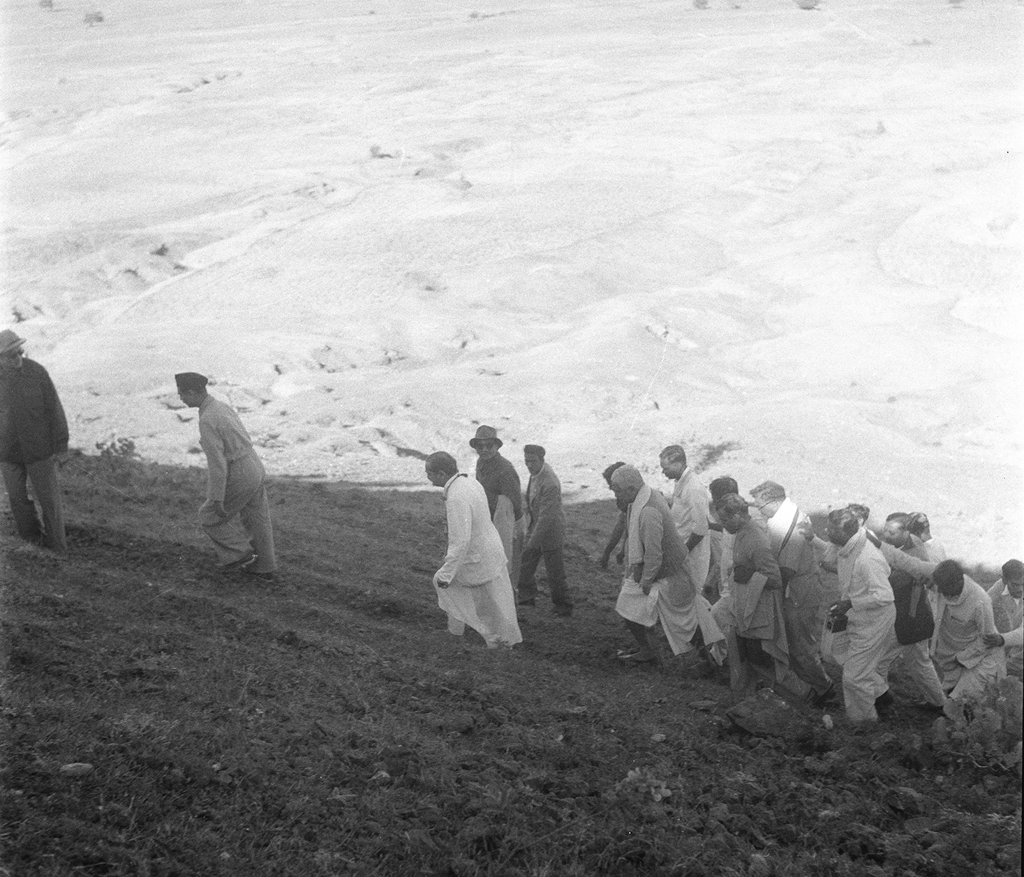 1955년 은둔의 언덕 올라가기